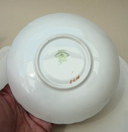 Een paar Plant Tuscan China theekoppen met schotel