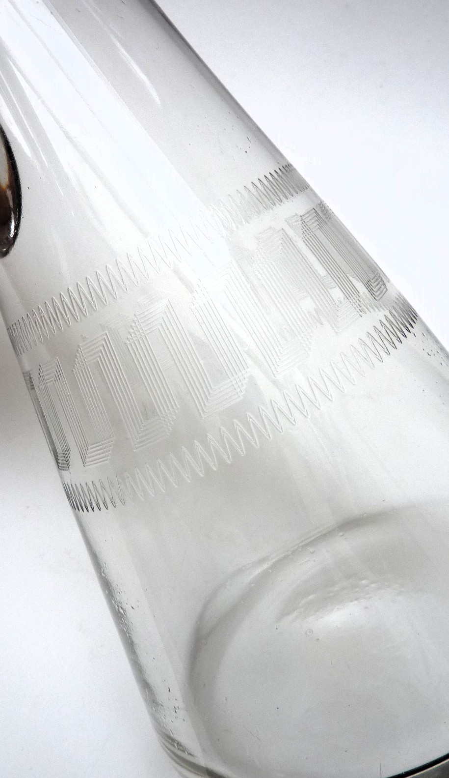 Gegraveerde glazen oorkaraf Griekse Sleutel