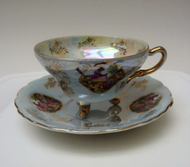 Versailles Fragonard pastelblauwe lusterware kop op pootjes