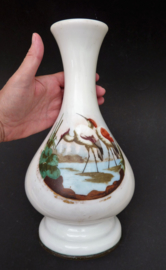 Antieke opaline vaas met kraanvogels
