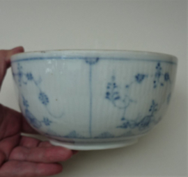 Limbach Thuringia Strawflower porcelain rinsing bowl 18th century