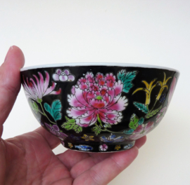 Chinese Jingdezhen porcelain Famille noir Thousand Flowers bowl