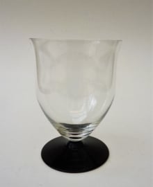 Art Deco waterglas op paarse voet
