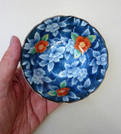 Juzan Gama Japan porcelain blossom dish