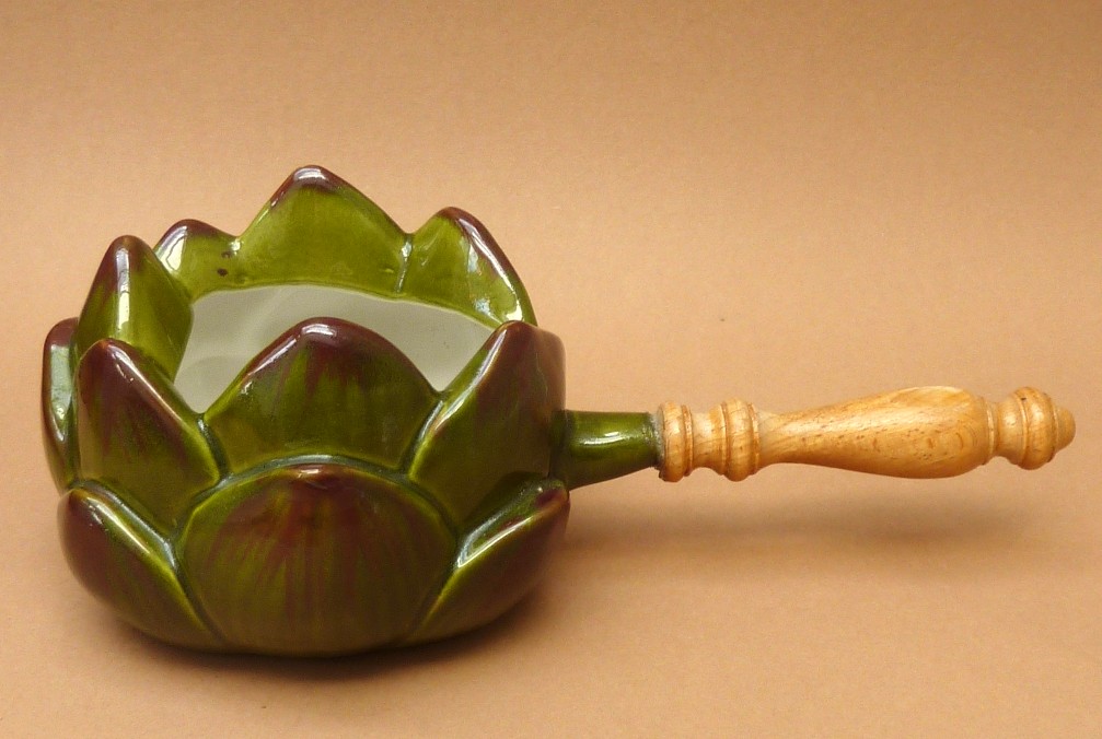 Italian majolica 1970s Artichoke sauce bowl