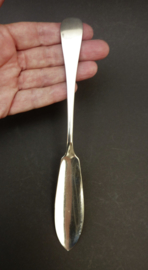 Maple and Co Londen antique silver plated cream cheese scoop butter knife