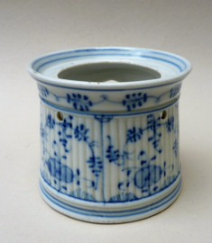 Rauenstein Strawflower porcelain tea warmer