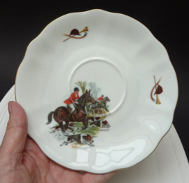 Country style oversized cups hunting scene