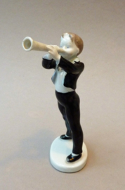 Hollohaza Kezzel Festett porseleinen beeldje jongen met trompet