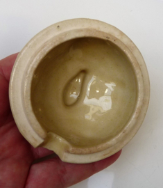 Ceramic beehive honey pot