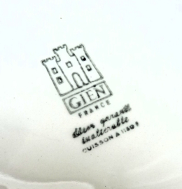 Gien fish plate La Carpe Giennoise