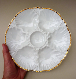 Cerabel Porcelaine de Baudour wit coquilles oesterbord met gouden rand