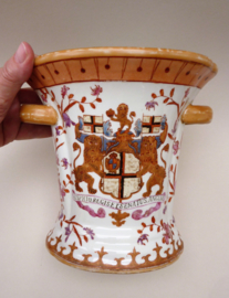 Edme Samson Paris Chinese Export style armorial porcelain vase