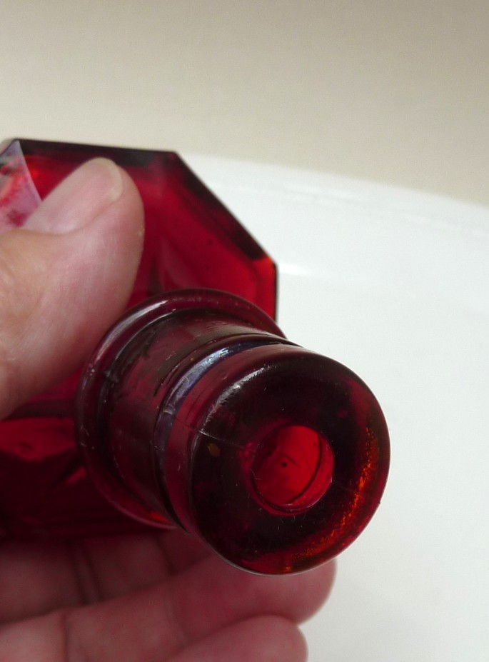 Ivima Vista Alegre Diamond point Bicos ruby red decanter