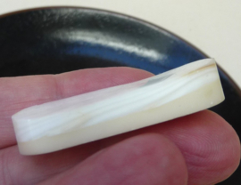 Hardhouten chopsticks met parelmoer stokjesleggers