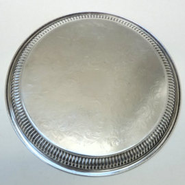 Keltum verzilverd rond dienblad met gravure