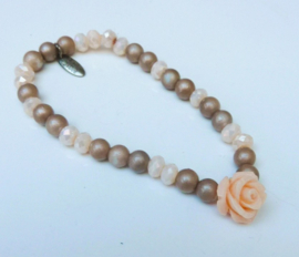 Biba armband taupe en roze facetkralen kunstparels en roosje