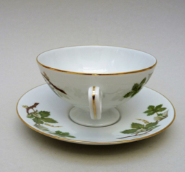 Hutschenreuther Tirschenreuth Weinlaub vine porcelain tea cup with saucer