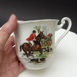 Country style oversized cups hunting scene