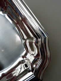 Silver plated contoured bread basket with fillet edge