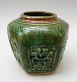 Chinese vintage jadegroen geglazuurde Shiwan gemberpot 