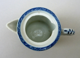 Antique Dutch blue and white Long Eliza chinoiserie porcelain lidded creamer