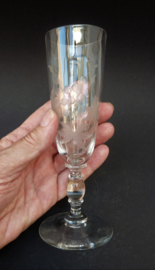 Gegraveerd flute glas 19e eeuw