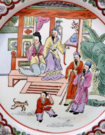 Chinees Famille Rose bord Qianlong merk na 1960