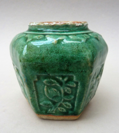 Chinese turquoise groen geglazuurde Shiwan gemberpot