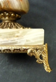 Hollywood Regency glazen bonbonschaal op onyx voet