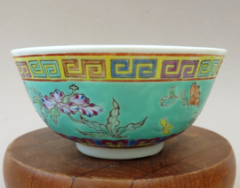 Jiangxi Chu Pin Jingdezhen porseleinen turquoise kom met bloemen