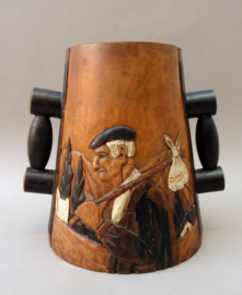 Handgestoken houten Folk Art wijnfleshouder