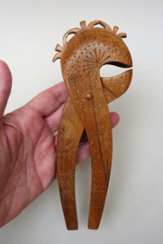 Vintage handgesneden houten notenkraker