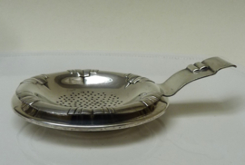 Gero verzilverd Art Deco theezeefje met lekbakje