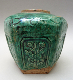 Antieke Chinese groen geglazuurde Shiwan gemberpot 15 cm