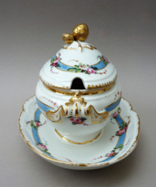 Old Paris porcelain lidded sauce bowl