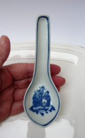 Chinese porcelain spoon blue Scholar pattern