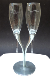 Moet Chandon Philippe di Meo bruiloft bruidstoost champagneglazen in houder