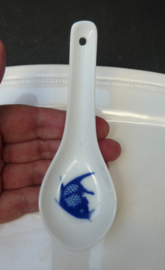 Chinees blauw wit porseleinen Koi vis lepel
