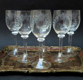 Kristallen dessert wijnglazen met bloem guirlande gravure