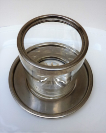 Antieke geslepen glazen confiture pot met hotelzilveren deksel