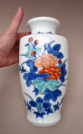 Japanese Imariyaki Rozangama porcelain vase