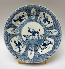 Mosa blauw wit Chinoiserie bord met zotjes