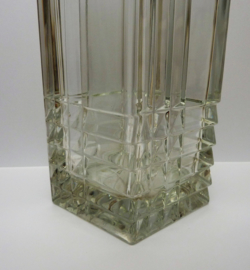 Kristallen vierkante vaas met geometrisch patroon