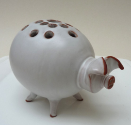 Studio pottery droogbloemsteker Varkentje