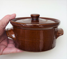 Pearsons of Chesterfield lidded casserole dish