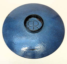 Mid Century Studio Pottery oranje schaal op voet Gesigneerd