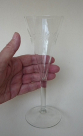 Champagne flutes  met bloem guirlandes gravure