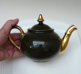 SPM Walkure porcelain teapot green with gold