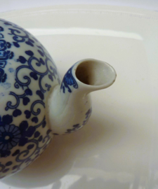 Japanese  blue white Phoenix Ware porcelain teapot